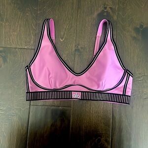 ALO YOGA Airlift Line Up Bra - Soft mulberry